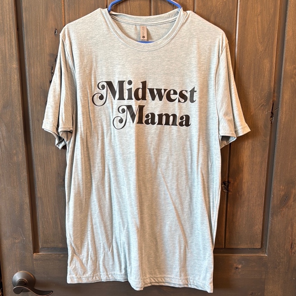 Gray 'Midwest Mama' T-Shirt